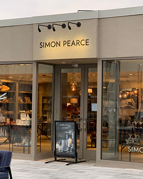 Simon Pearce retail store near Burlington Square Vermont